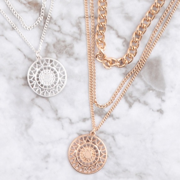 3 LAYERED NECKLACE SET with ROUND FILIGREE PENDANT - MATTE GOLD - Picture 2 of 2